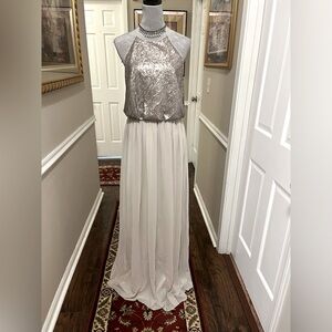 Gorgeous Preloved Donna Morgan Floor Length Evening Gown.